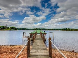 168 Mariner Pointe Ln, Mooresville, NC 28117