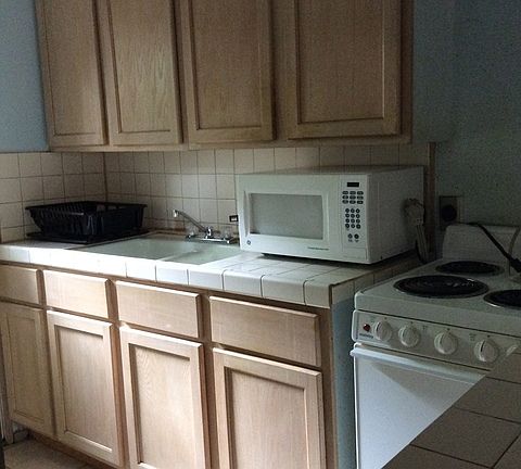 3rd image of 708 Lakeshore Dr N