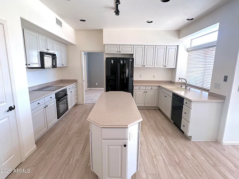 1601 E Glenhaven Dr — Photo 9