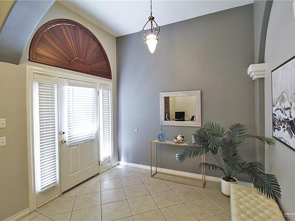 4th image of 3508 W Gardenia Ave