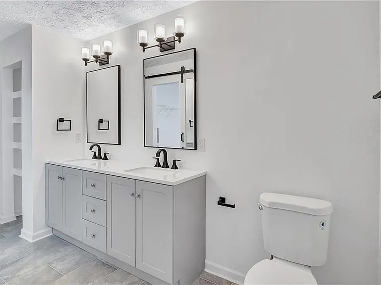 6234 Culver Dr — Photo 2