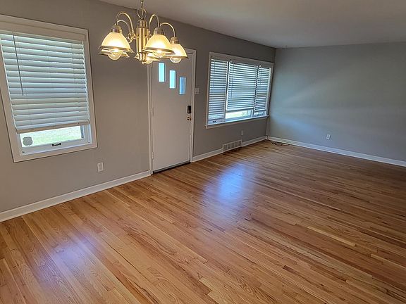 4th image of 9418 Theodosia Ave