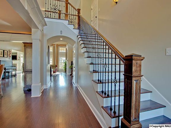 4th image of 8 Hadley Hill Ln