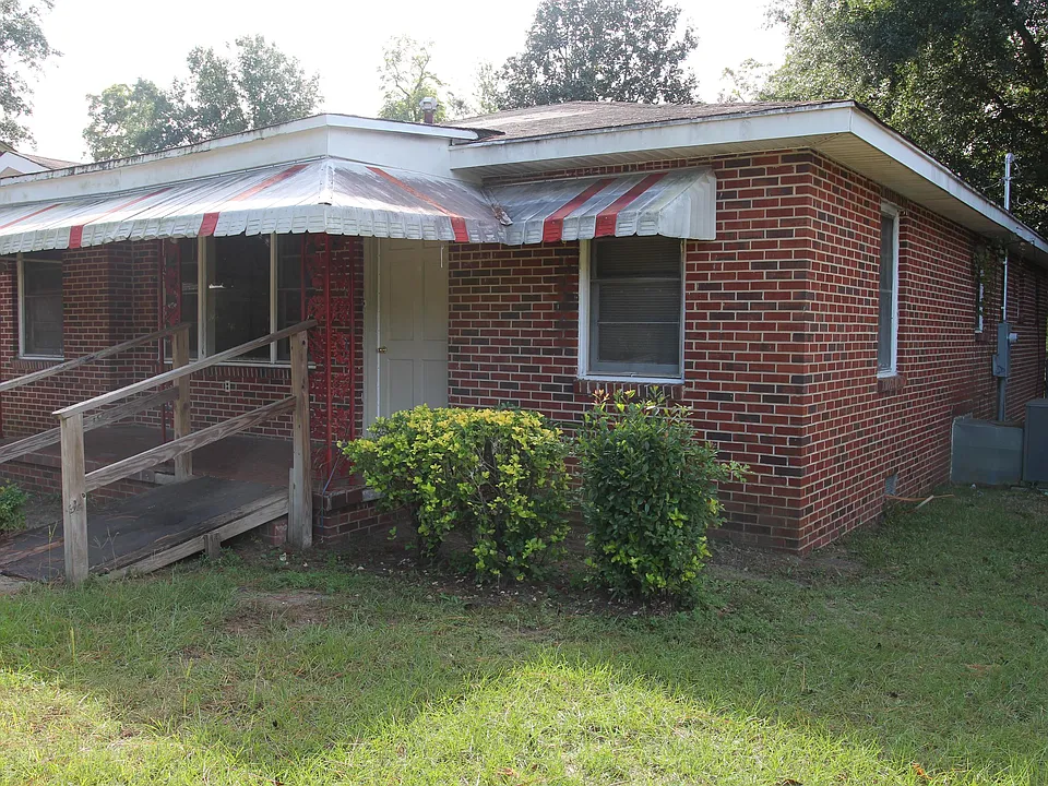 706 W Mercer Ave