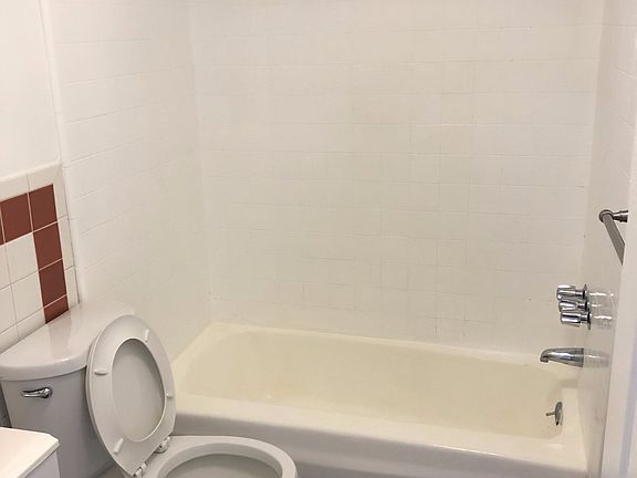 3rd image of 101 1/2 N Normandie Ave #209