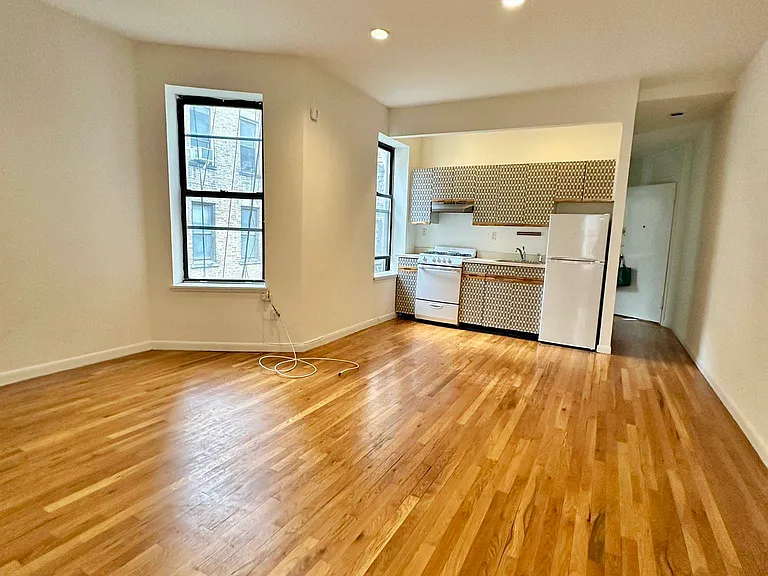 170 E 91st St #4E — Photo 1
