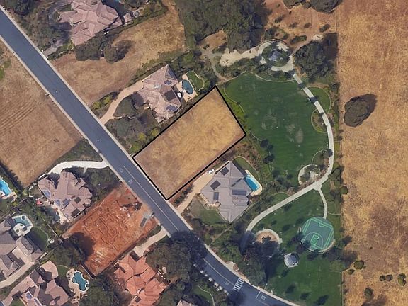 2nd image of 3670 Greenview Dr