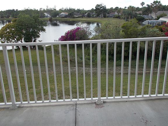 3rd image of 13941 Fairway Island Dr APT 732
