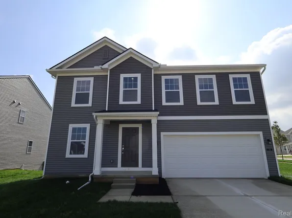 701 Whisperwood Way, Chelsea, MI 48118