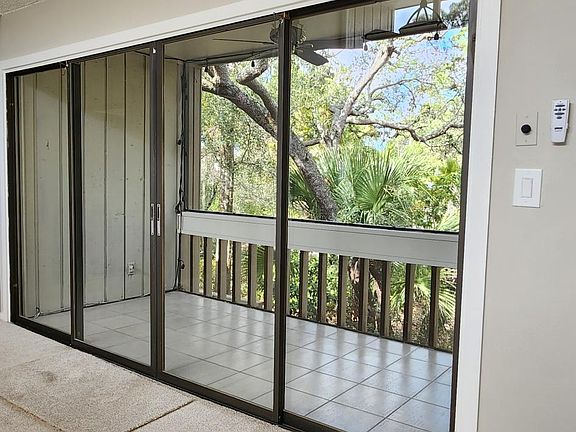 5th image of 203 Crown Oaks Way