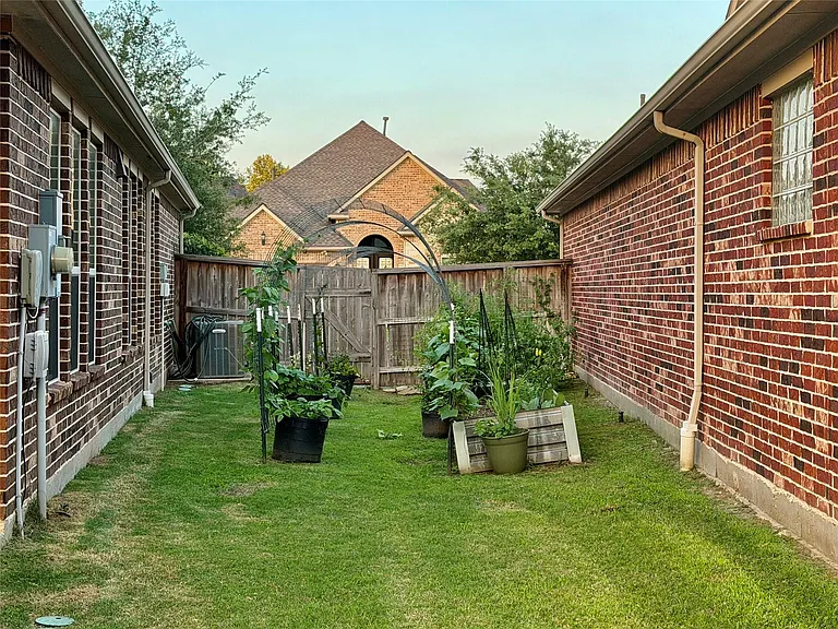 5102 Ava Meadows Ln — Photo 18