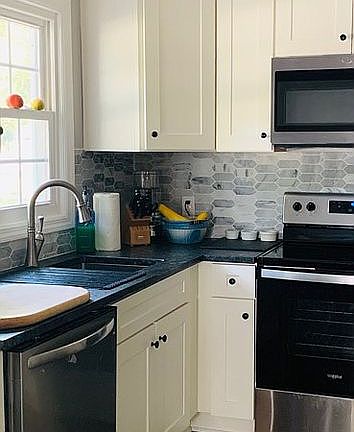 3rd image of 5405 Linden St