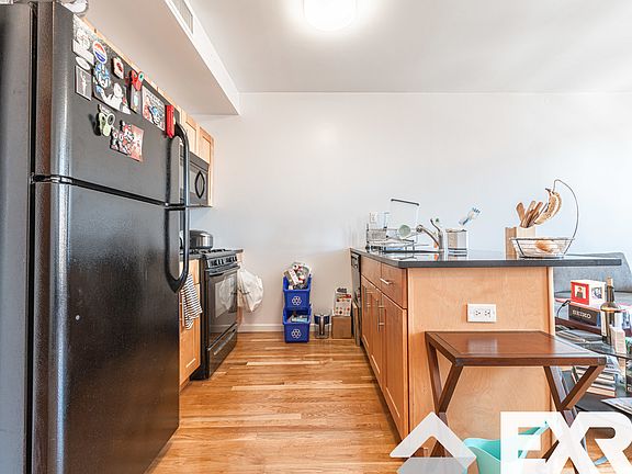 5th image of 324 Grand Ave APT 3C