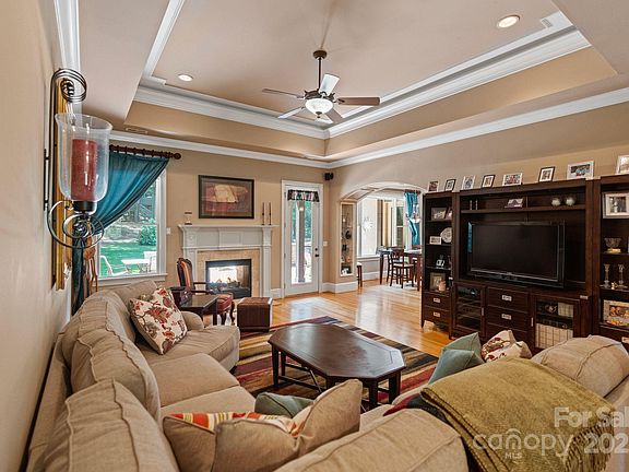 5th image of 2590 Berne Ln