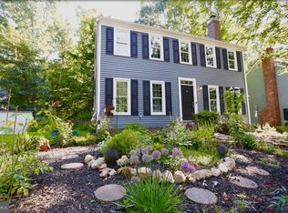 12004 Farrabow Ln, Woodbridge, VA 22192