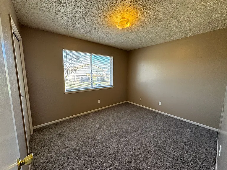 2202 Hunt Dr — Photo 26