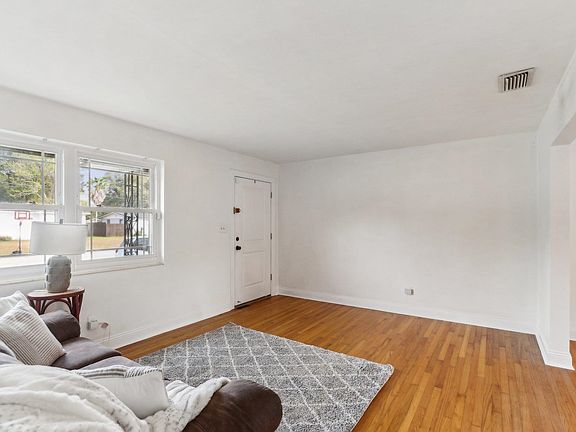 5th image of 6222 Pine Cove Ln