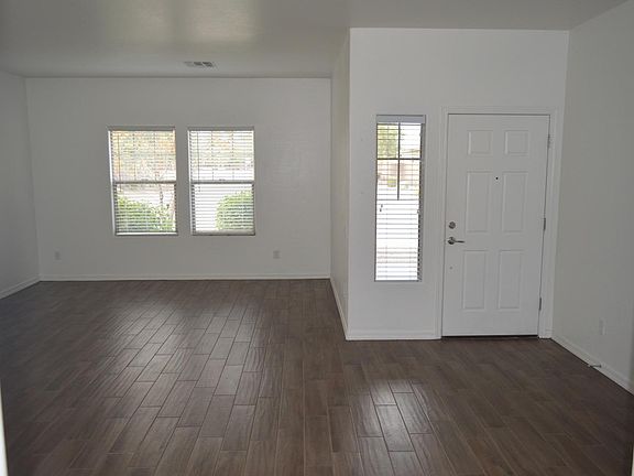 4th image of 27007 N 52nd Gln