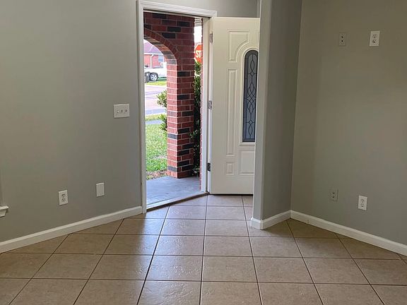 3rd image of 3500 Kings Dr