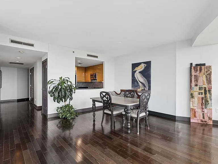 700 Park Regency Pl NE #2002 — Photo 7
