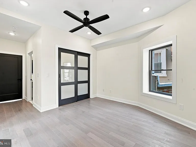 260 S 18th St #3 — Photo 6