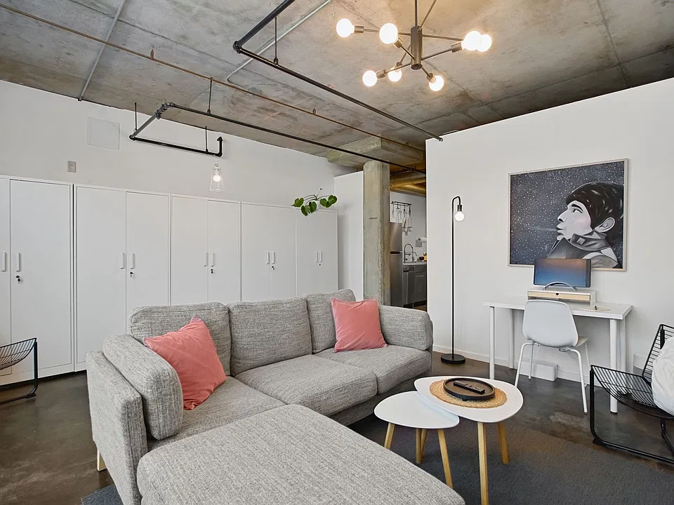 66 Bell St #4L