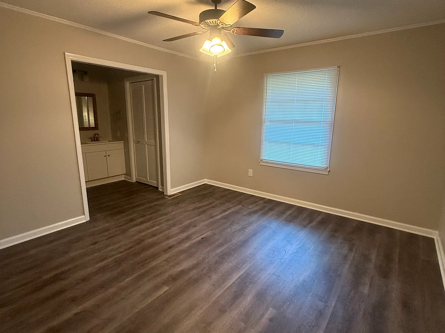 3 bed, 1284 sqft, $1,895 — Photo 4