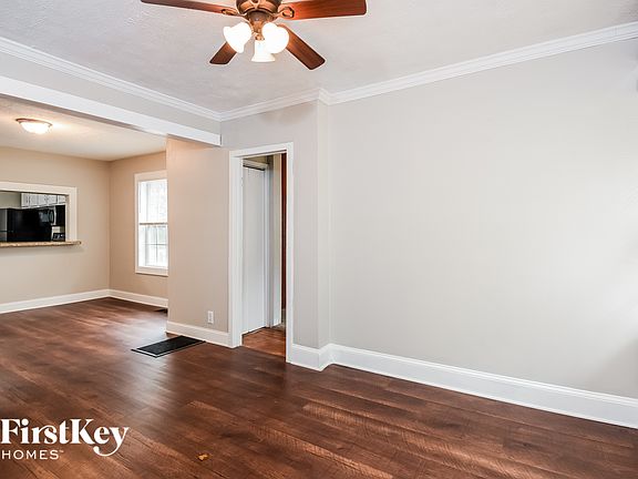 3rd image of 1583 Pineview Ter SW