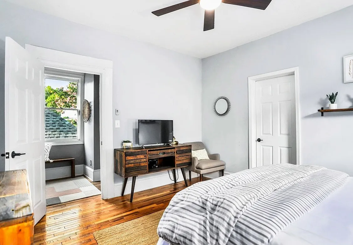 3 bed, 2000 sqft, $3,000 — Photo 3