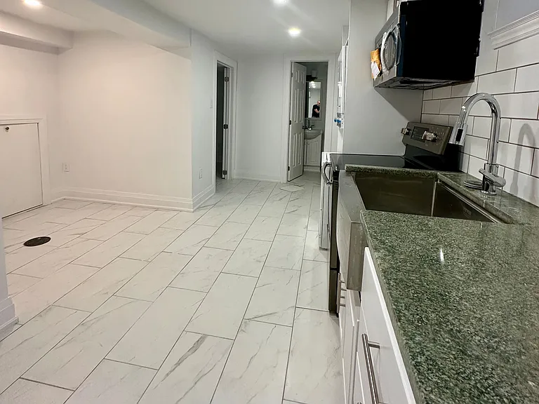 6 Lapp St #LOWER — Photo 4