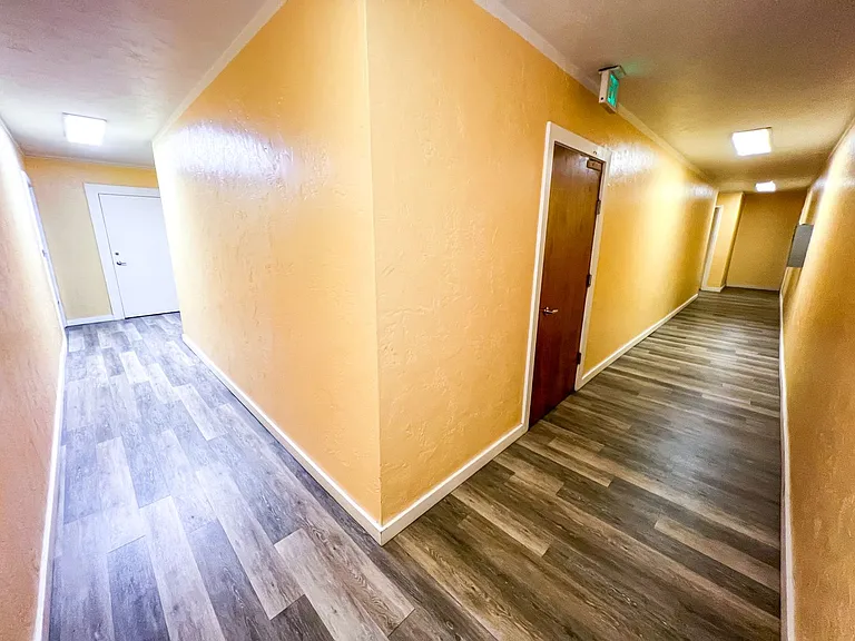 IRO Apartments — Photo 11