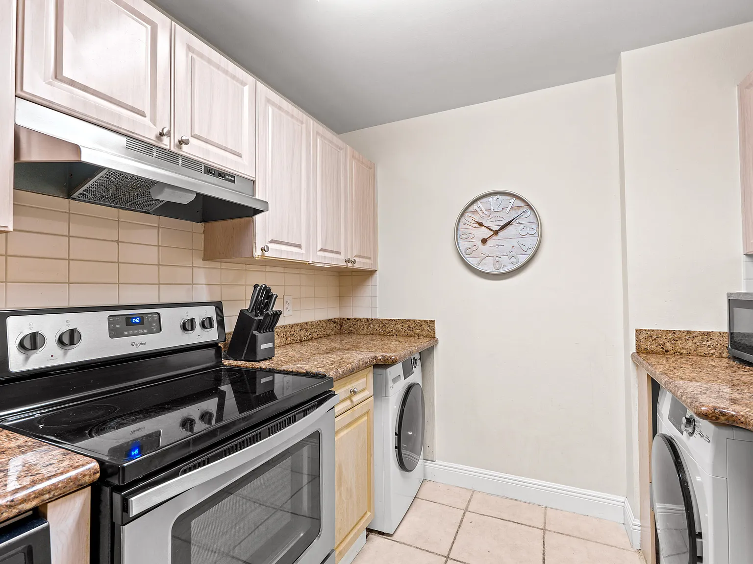3 bed, 2.0 bath, 1200 sqft, $3,000 — Photo 4