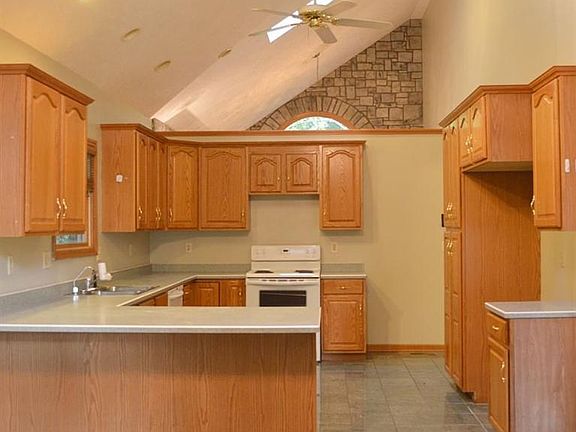 4th image of 2916 Forest Glen Ct