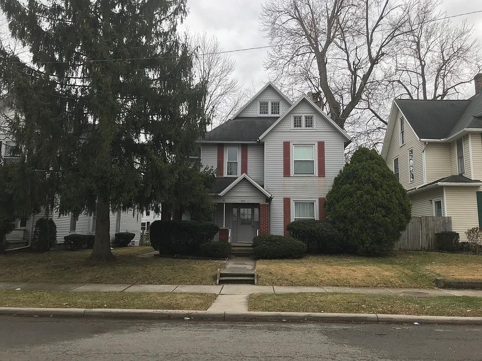 1st image of 207 W Lincoln St