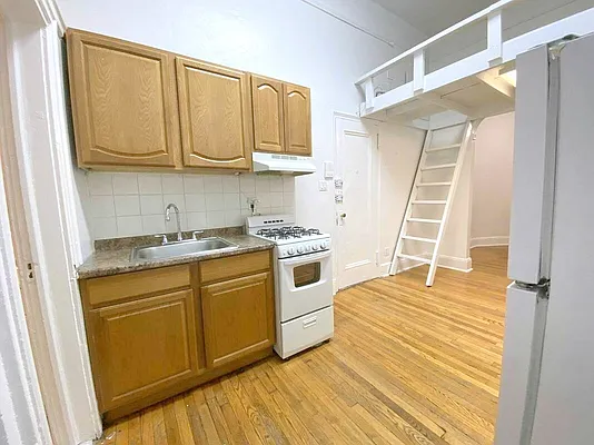 Rented by Manhattan Spaces | media 8