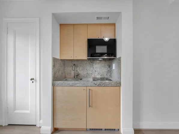 25 Tudor City Place image 9 of 23