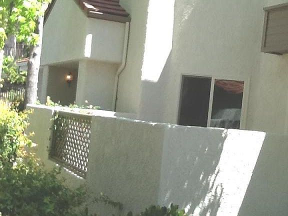 2nd image of 418 N Via Colinas