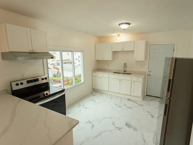 525 Winton St #2 — Photo 10