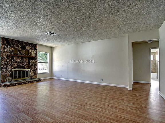 4th image of 1806 Beesley Dr