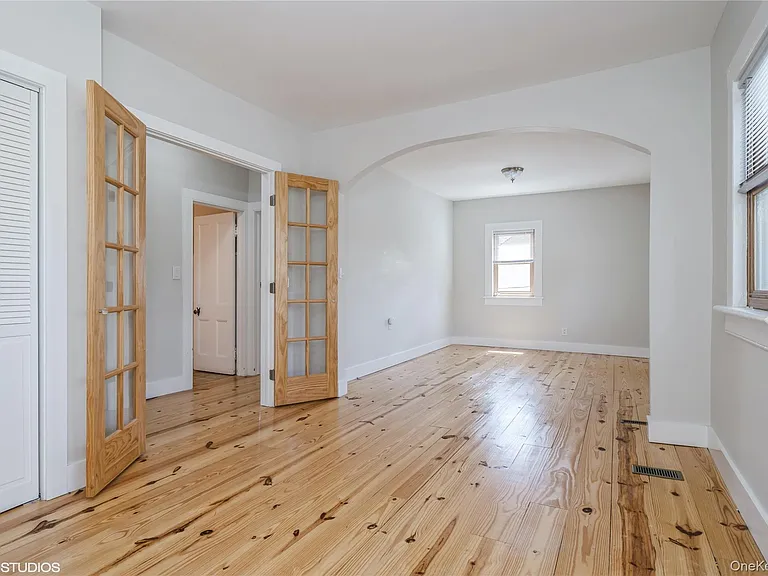 1392 Kings Hwy — Photo 20