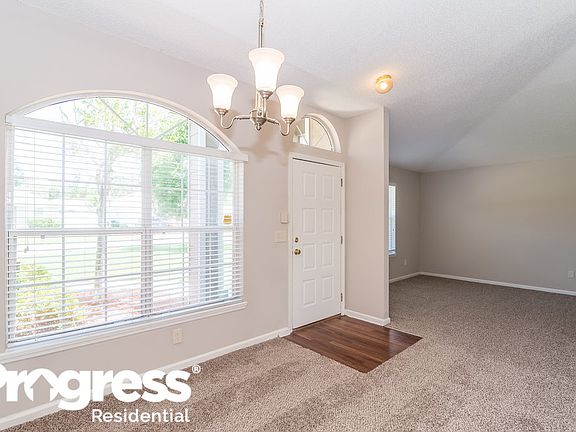 3rd image of 2941 College Park Dr