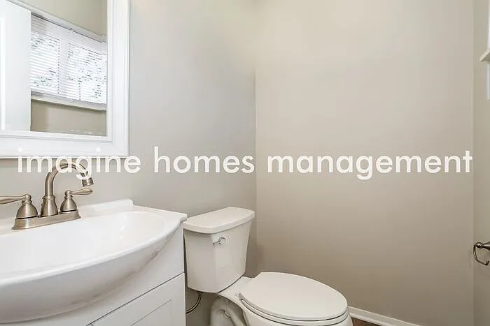 34111 Bainbridge Rd — Photo 11