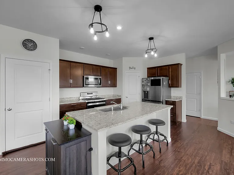 1398 Kessler Dr — Photo 7
