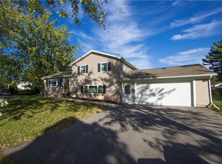 193 Meadow Cir, Rochester, NY 14609