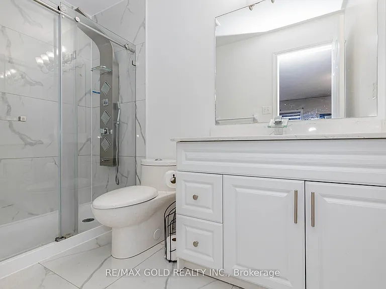 93 Footbridge Cres #UPPER LEVEL ONLY — Photo 17