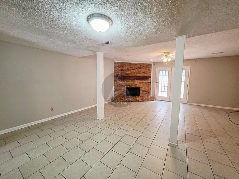 1495 Bentley Ln SE — Photo 7