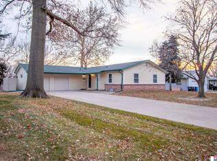 10923 Fowler Ave, Omaha, NE 68164