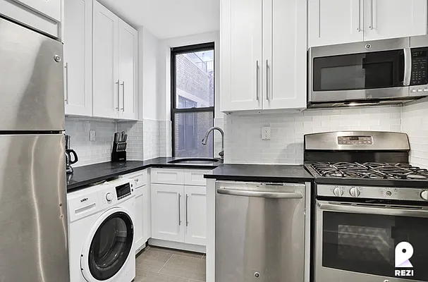 Rented by REZI | media 43