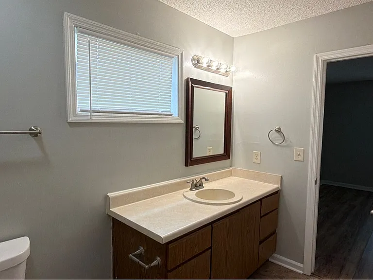 4303 Chalet Cir NW — Photo 6