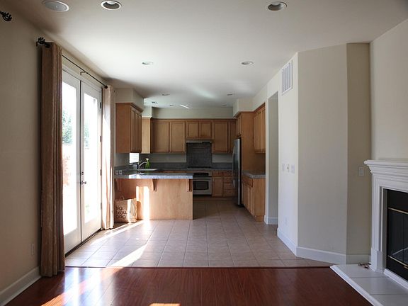 2nd image of 375 Hyde Park Dr